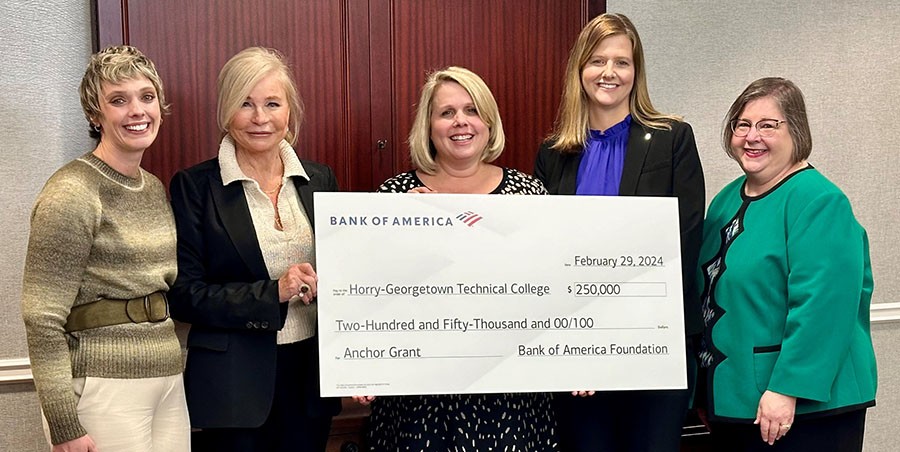 Bank of America awards Horry Georgetown Technical College $250,000 toward its new Nursing and Health Sciences Institute and builds on the bank's commitment to creating career pathways for diverse students.